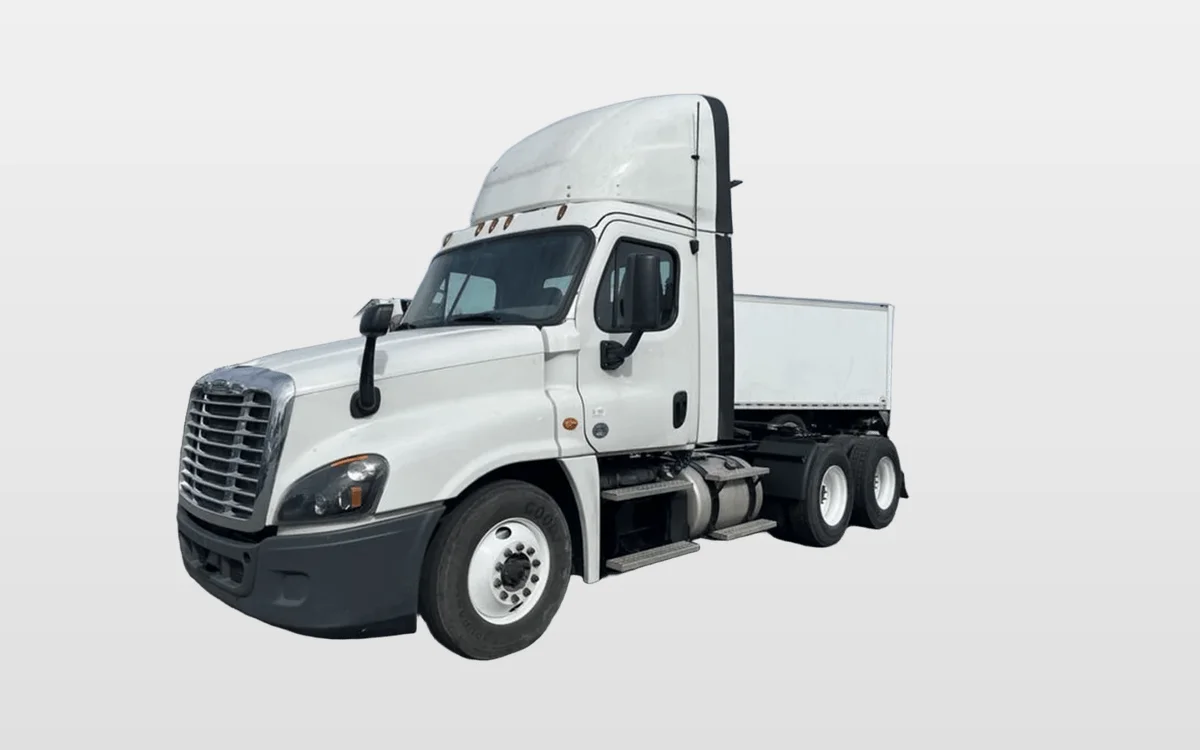 2019 Freightliner Cascadia - image 1