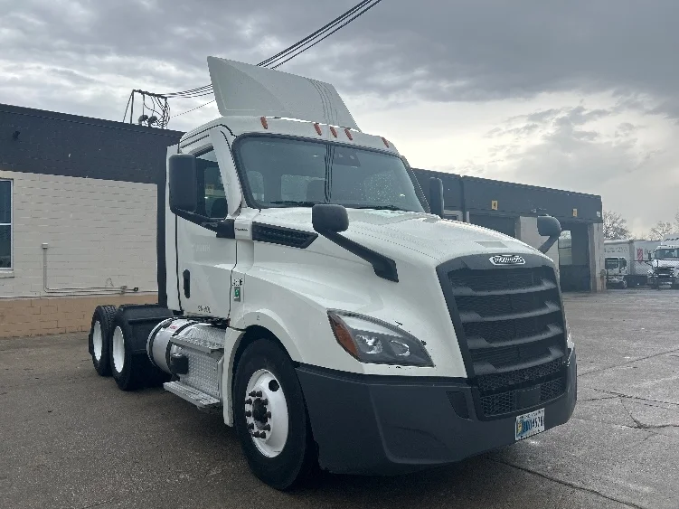 2021 Freightliner Cascadia in Des Moines, IA