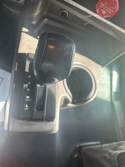 2019 Kenworth T800 - image 8