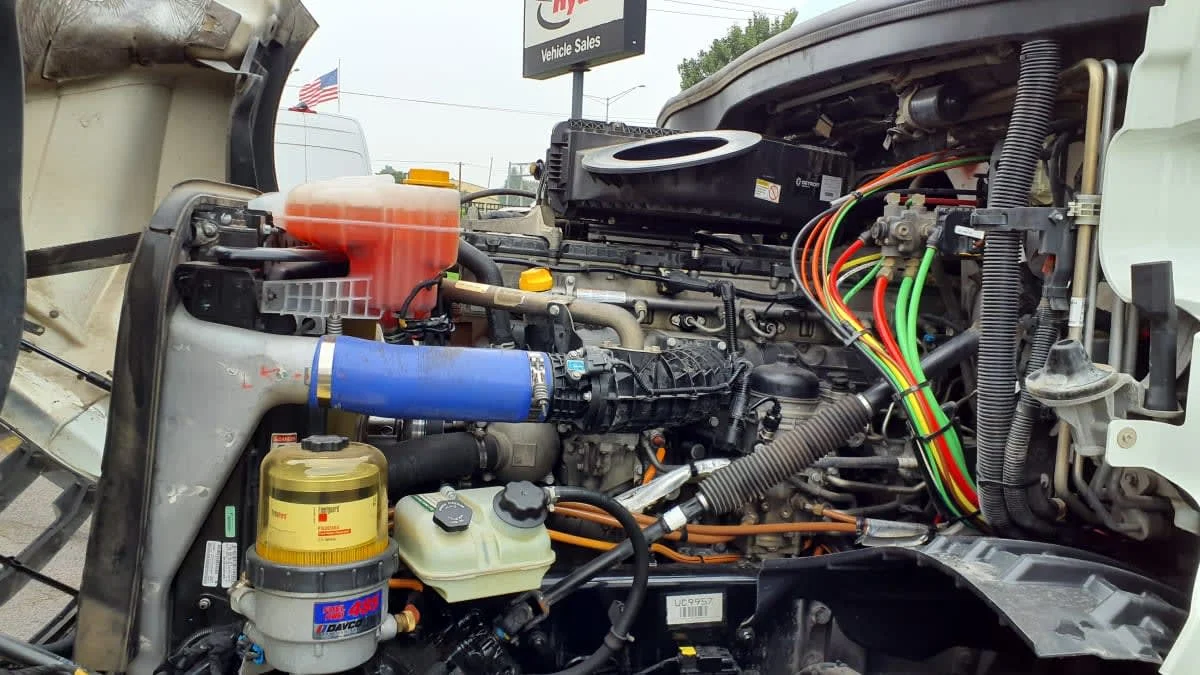 2023 Freightliner Cascadia in Bolingbrook, IL — photo 9