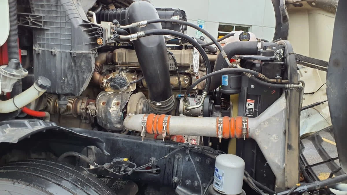2023 Freightliner Cascadia in Bolingbrook, IL — photo 11