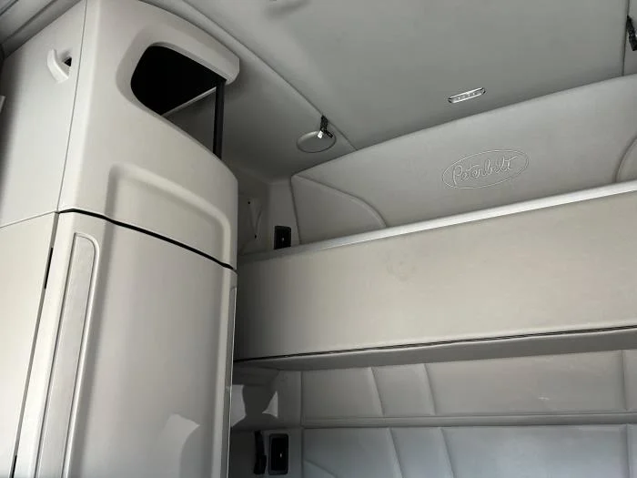 2021 Peterbilt 579 - image 29