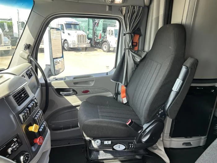 2021 Peterbilt 579 - image 26