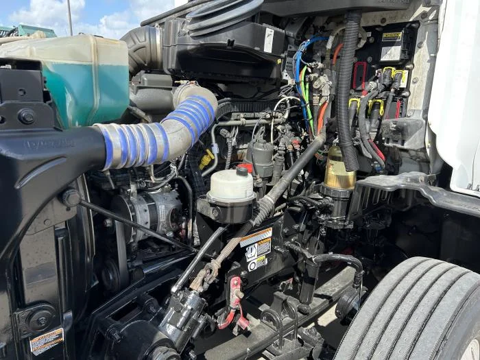 2021 Peterbilt 579 - image 17