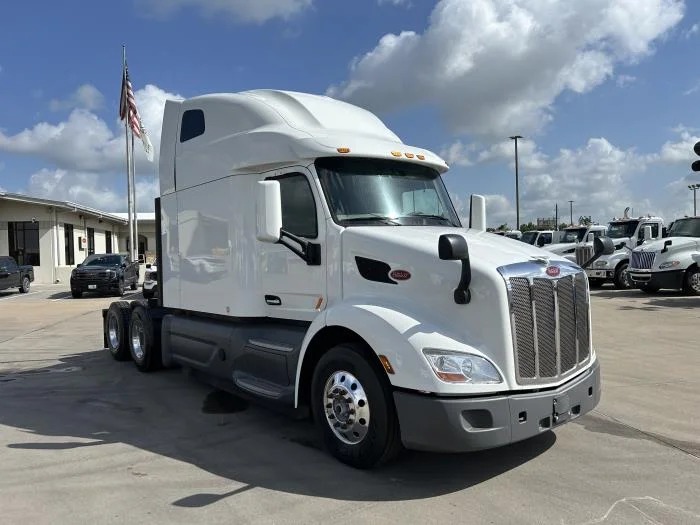 2021 Peterbilt 579 - image 8