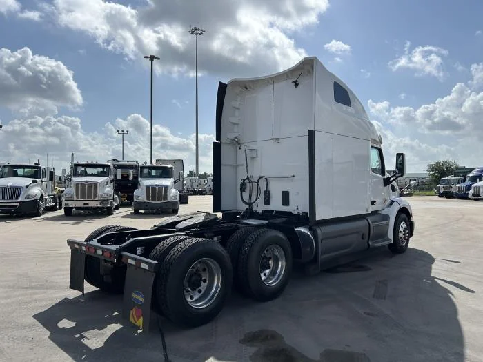 2021 Peterbilt 579 - image 6