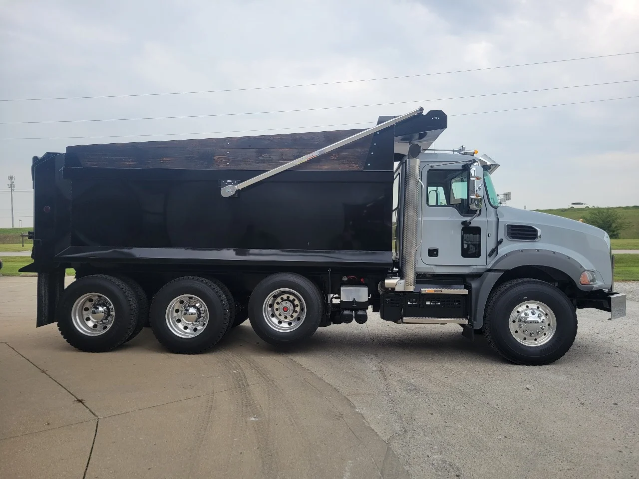 2027 Mack in Indianapolis, IN — photo 4