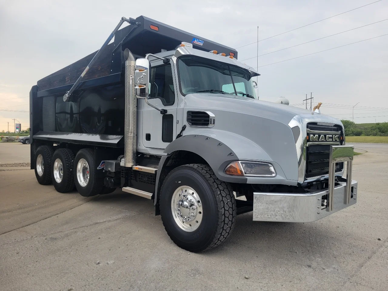 2027 Mack in Indianapolis, IN — photo 3