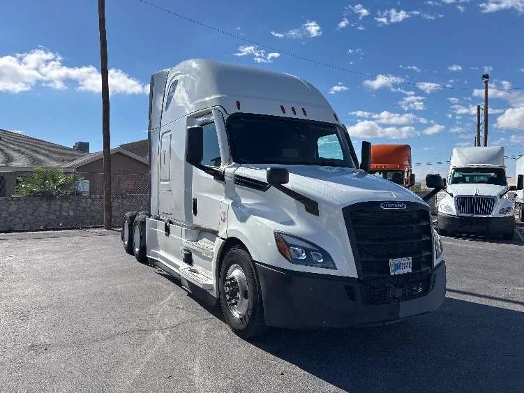 2021 Freightliner Cascadia in El Paso, TX