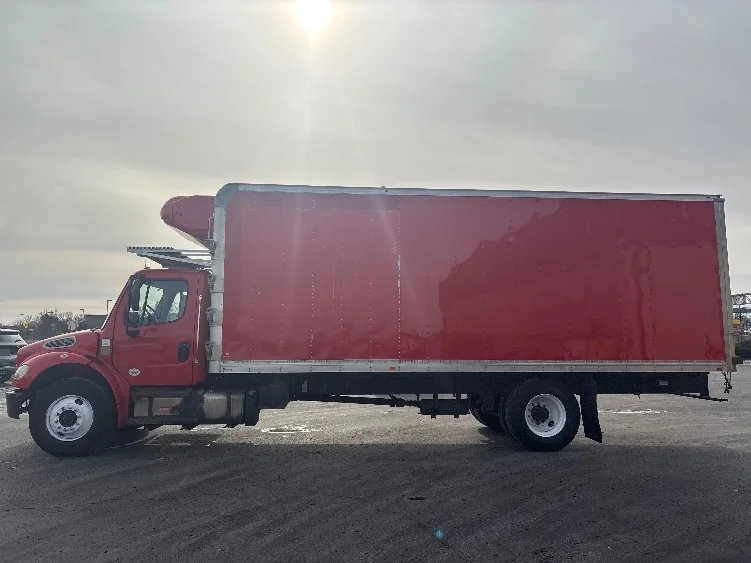 2019 Freightliner M2 106 - image 4