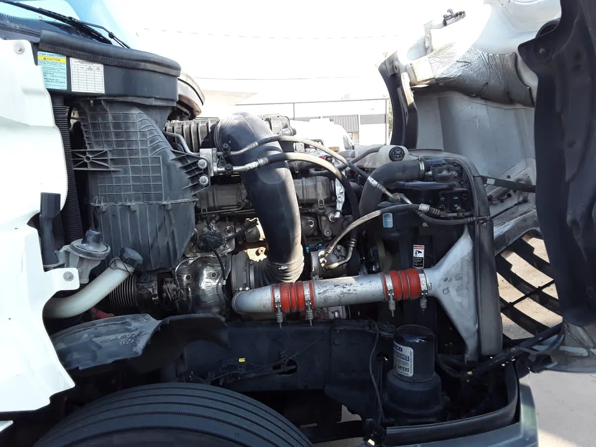 2022 Freightliner Cascadia - image 9