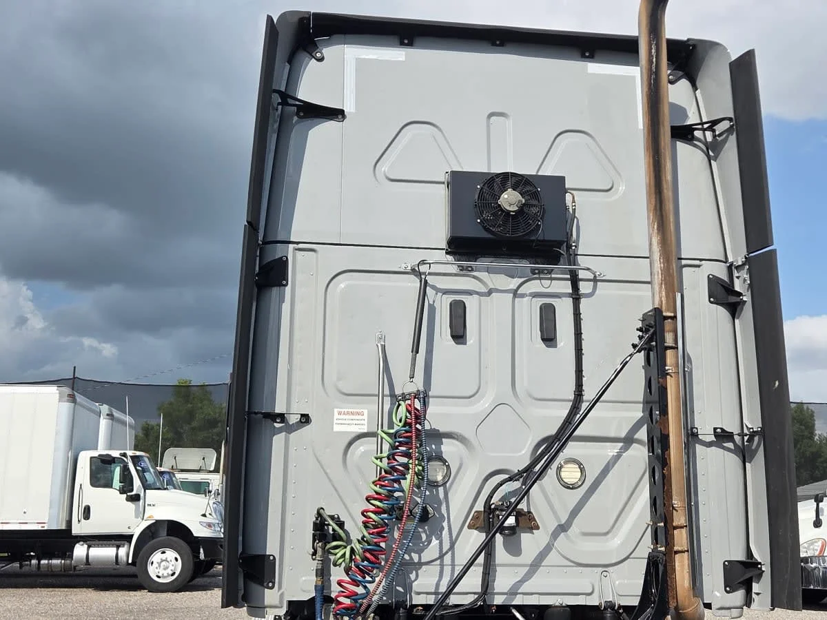2021 Freightliner Cascadia in St. Rose, LA — photo 13