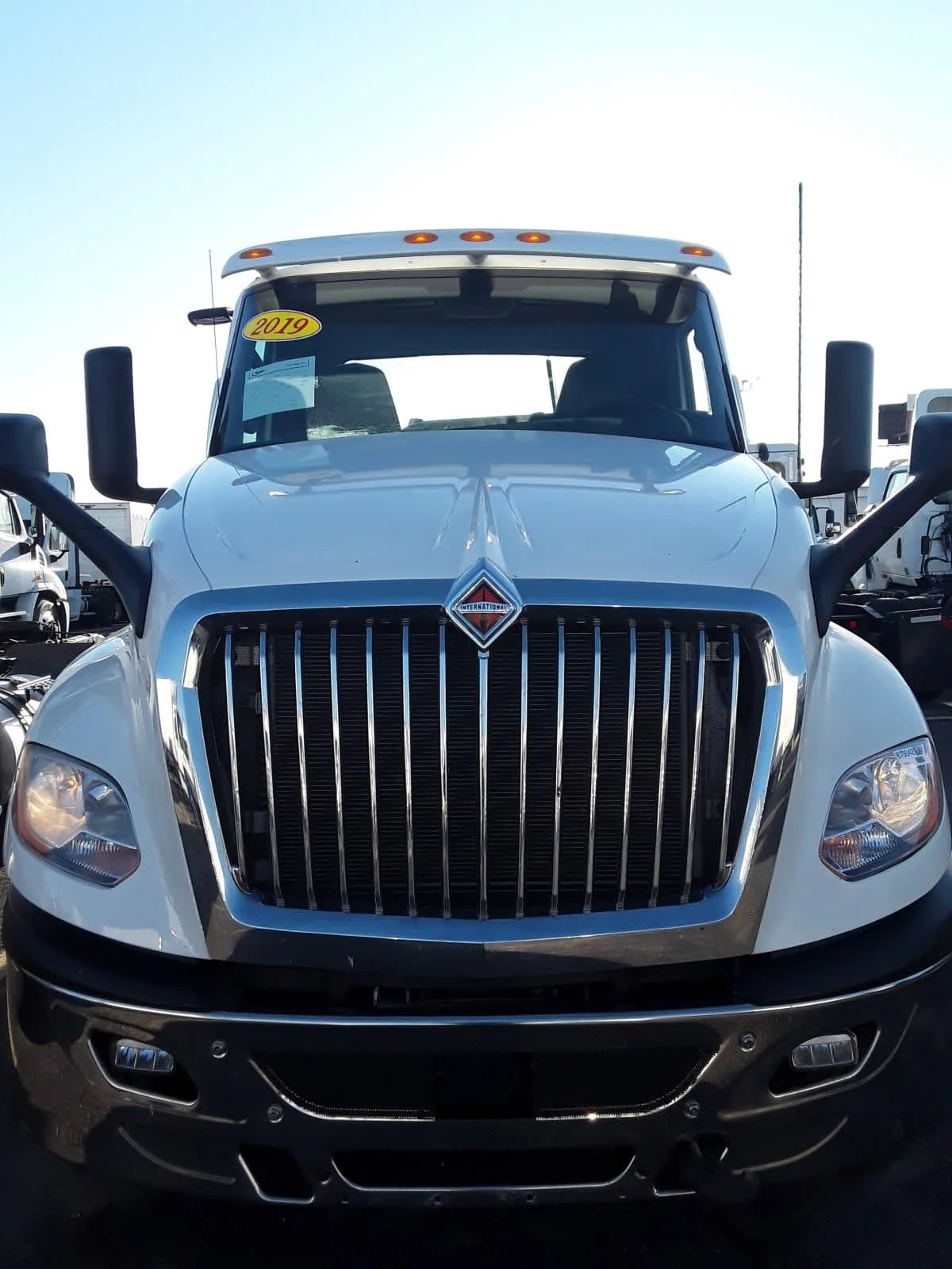 2019 International LT in Bolingbrook, IL — photo 2
