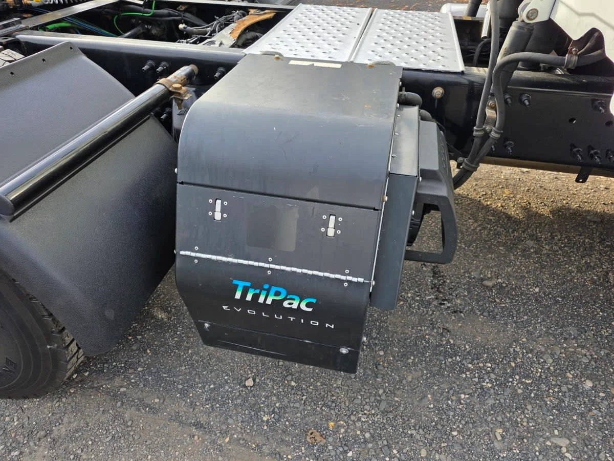 2020 Freightliner Cascadia - image 12