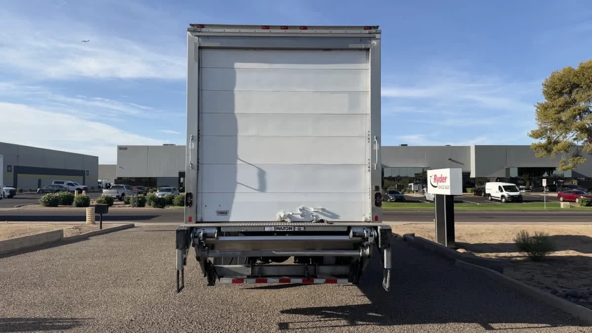 2019 International 4300 in Phoenix, AZ — photo 5