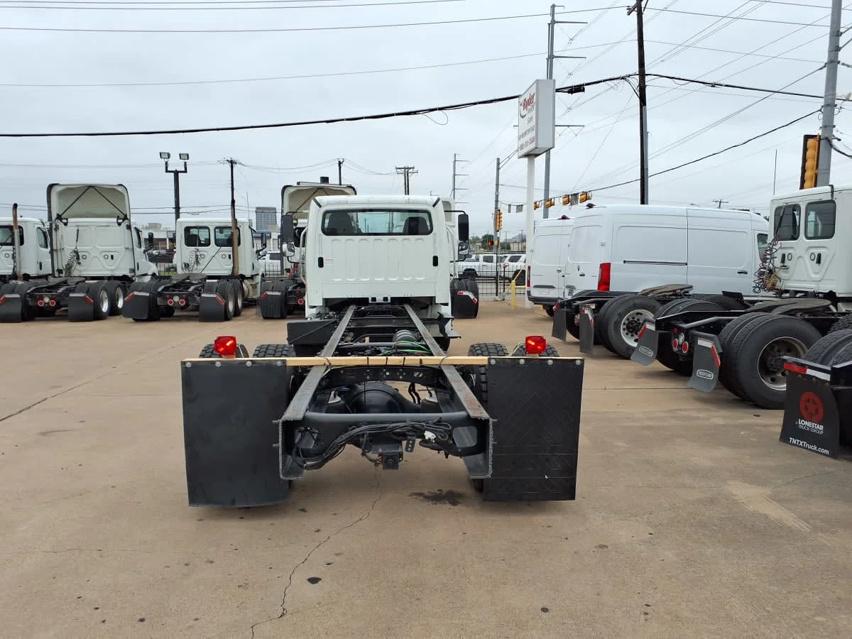2020 Freightliner M2 106 in Dallas, TX — photo 5