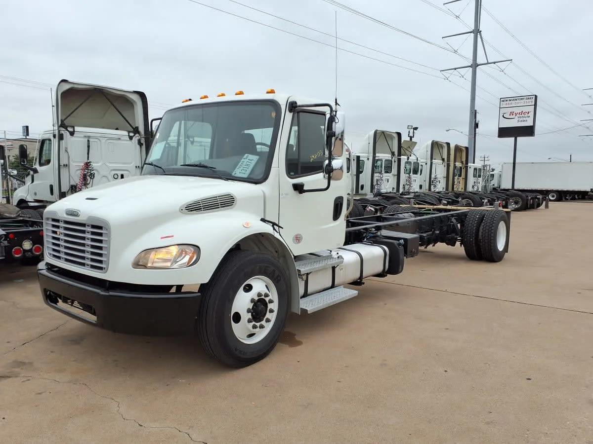 2020 Freightliner M2 106 in Dallas, TX