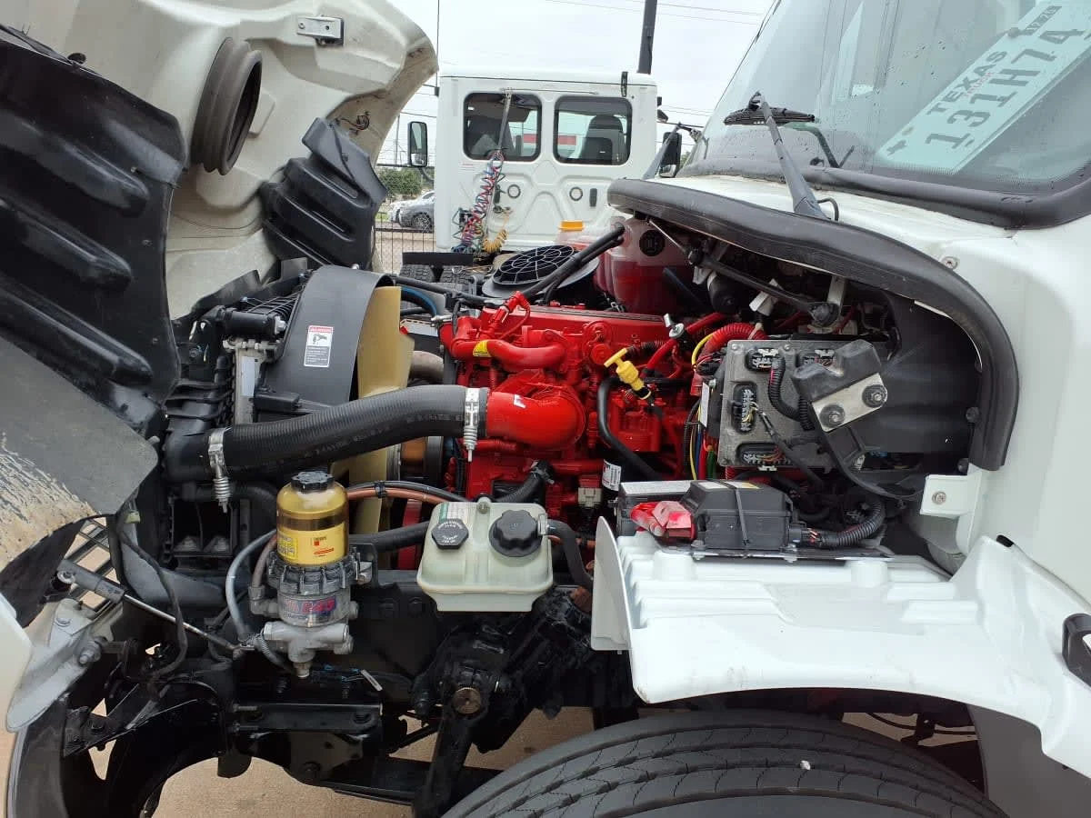 2020 Freightliner M2 106 in Dallas, TX — photo 8