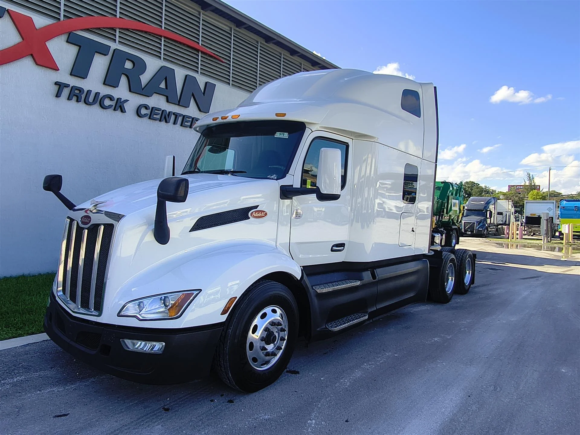 2023 Peterbilt 579 in Fort Lauderdale, FL