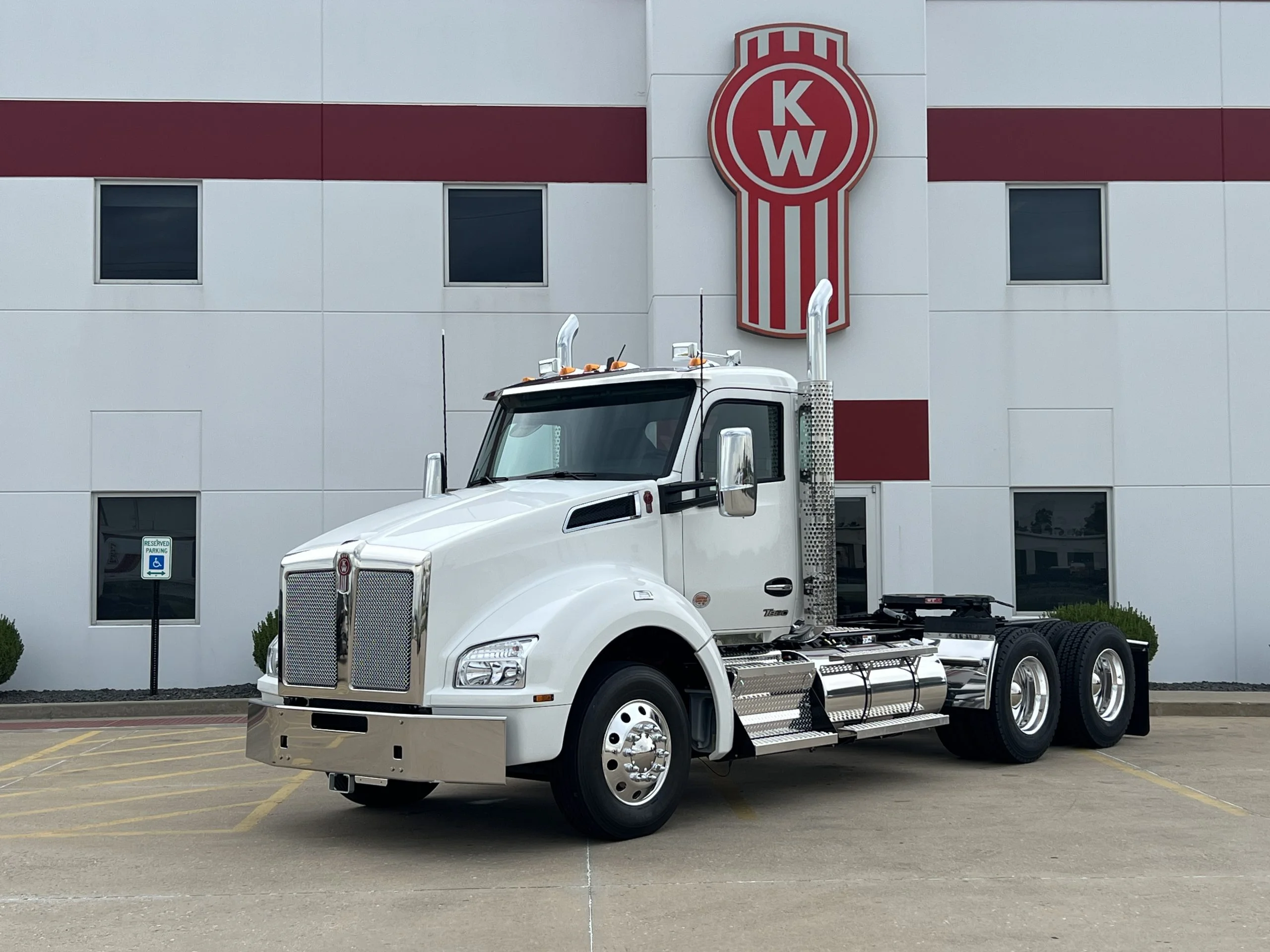 2027 Kenworth T880 in Troy, IL