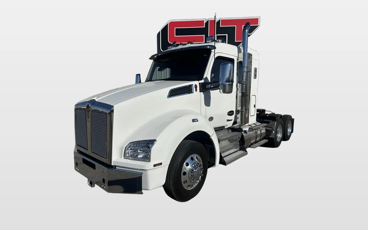 2026 Kenworth T880 - image 1