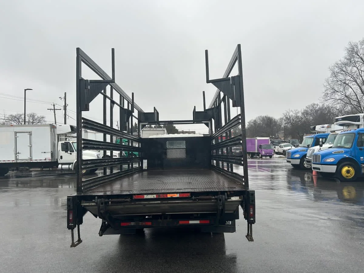 2019 Isuzu NPR - image 5