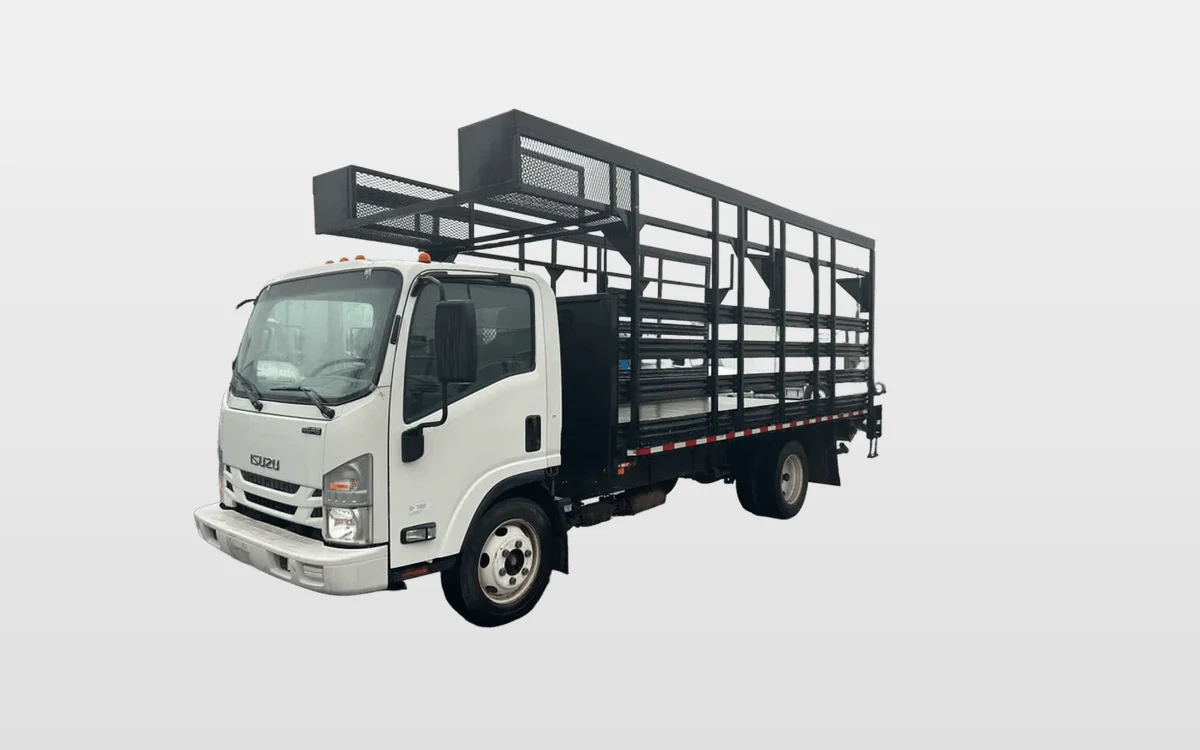 2019 Isuzu NPR - image 1