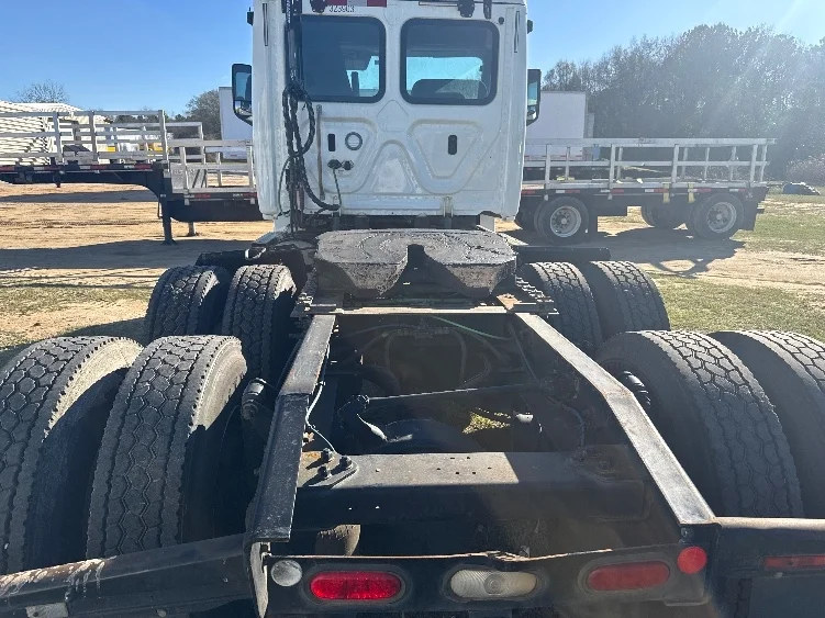 2019 Freightliner Cascadia in Houston, TX — photo 6
