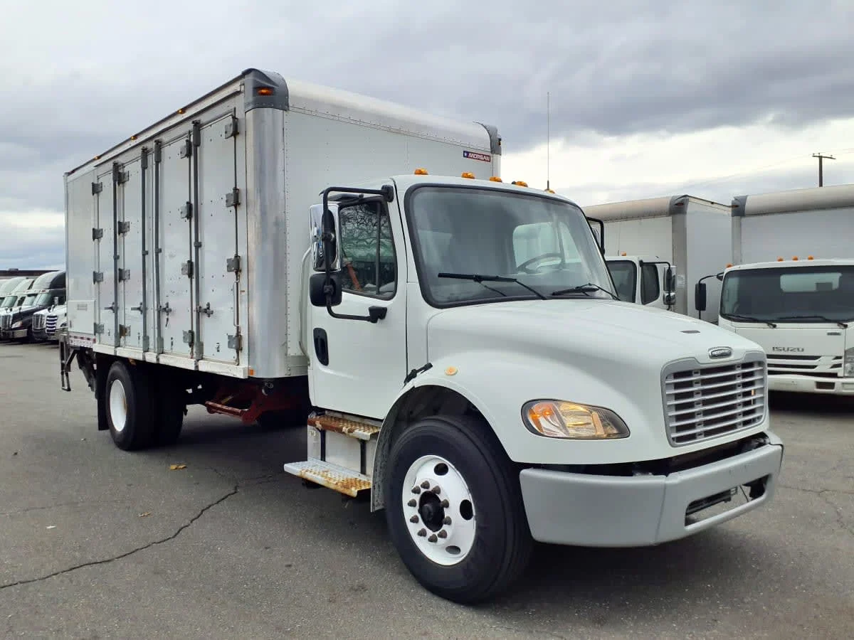 2019 Freightliner M2 106 in Springfield, MA — photo 3