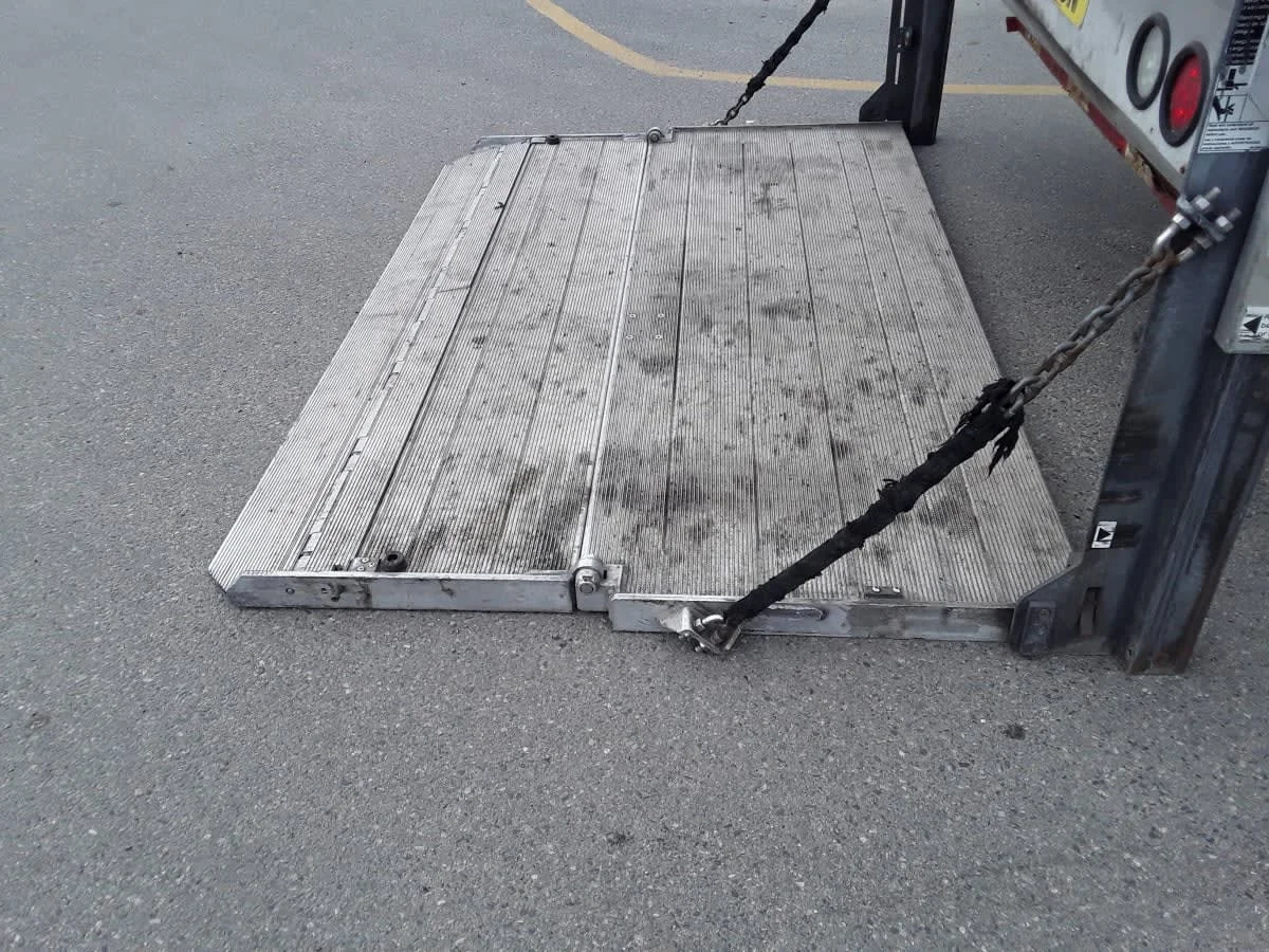 2019 Isuzu NRR - image 11