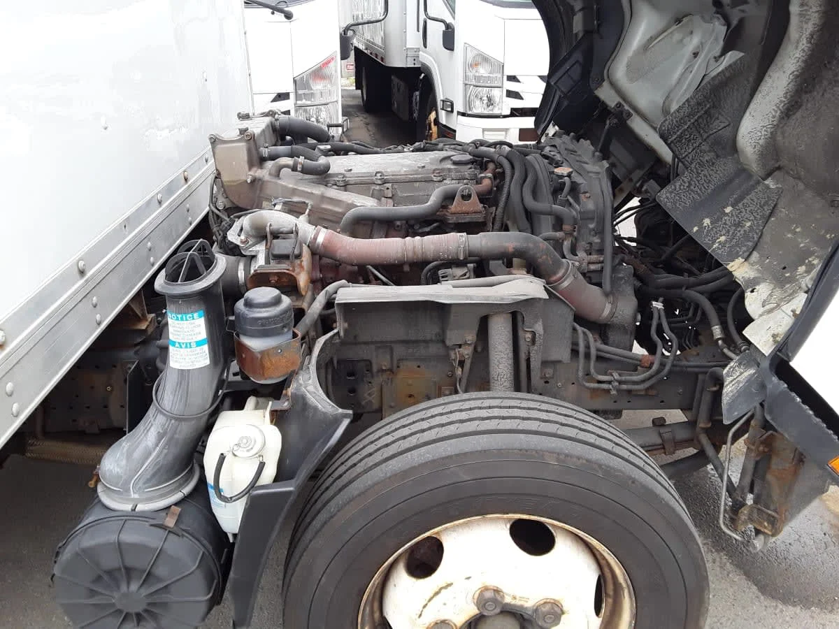 2019 Isuzu NRR - image 12