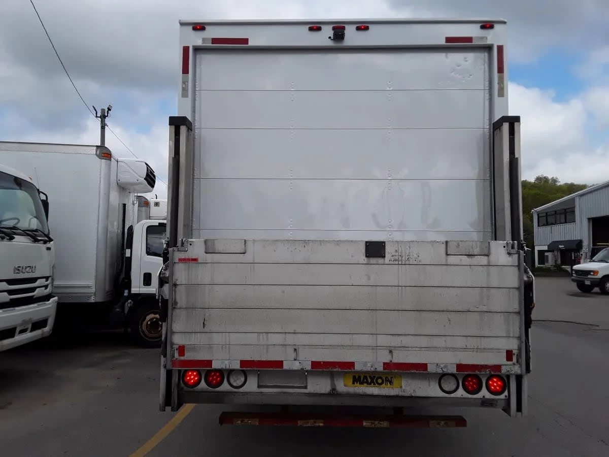 2019 Isuzu NRR - image 5