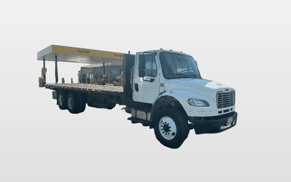 2018 Freightliner M2 106 - image 1
