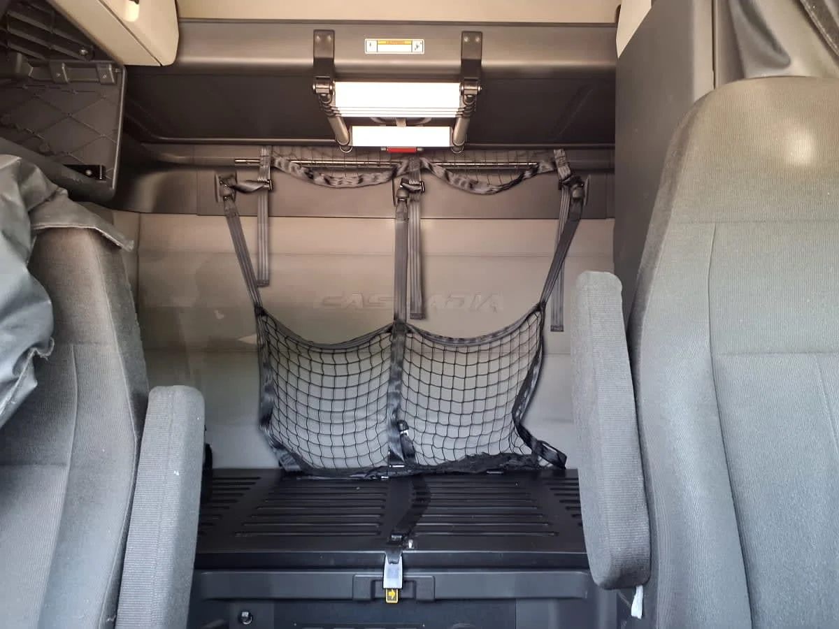 2020 Freightliner Cascadia in Houston, TX — photo 8