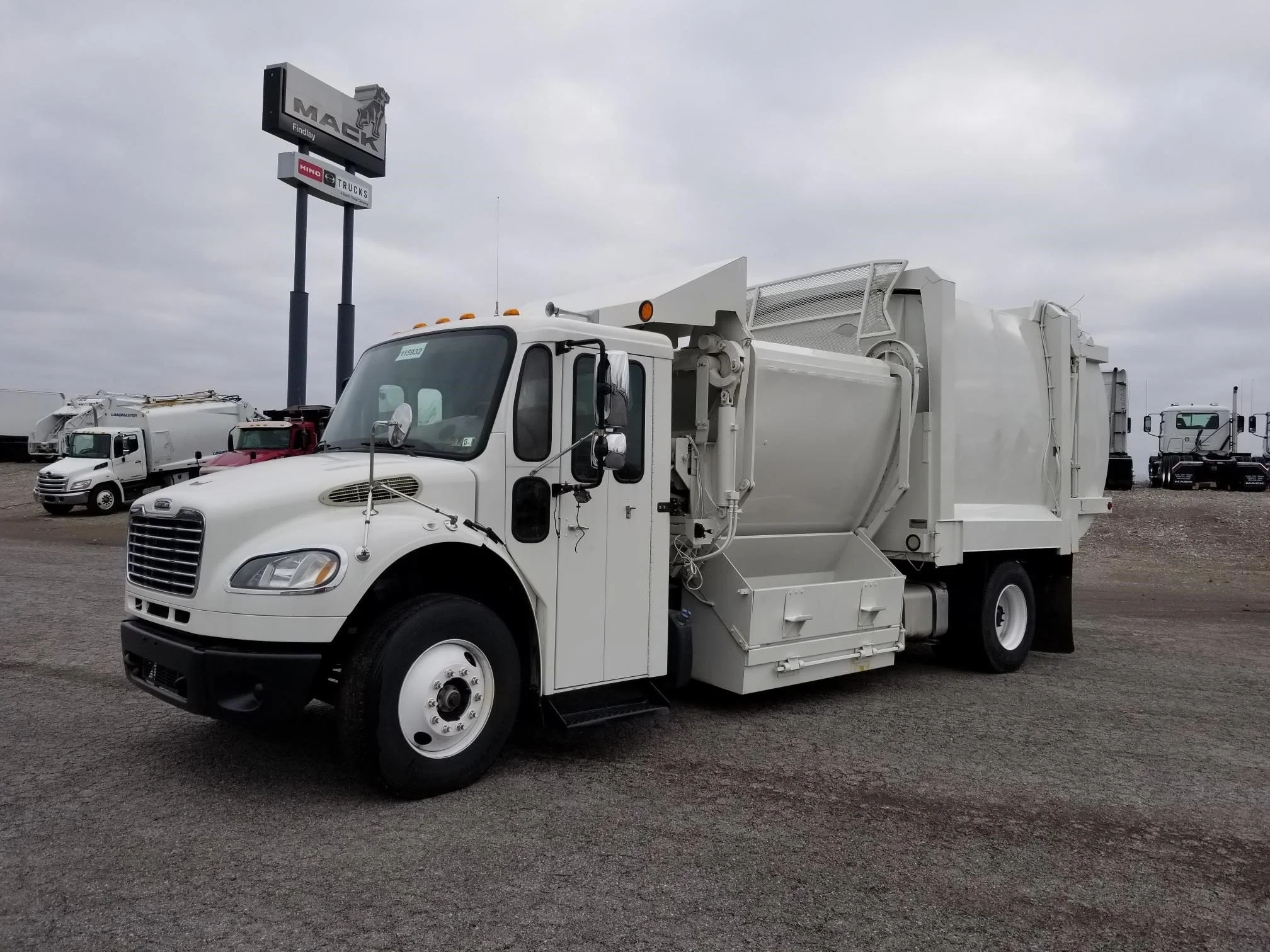 2011 Freightliner — photo 2
