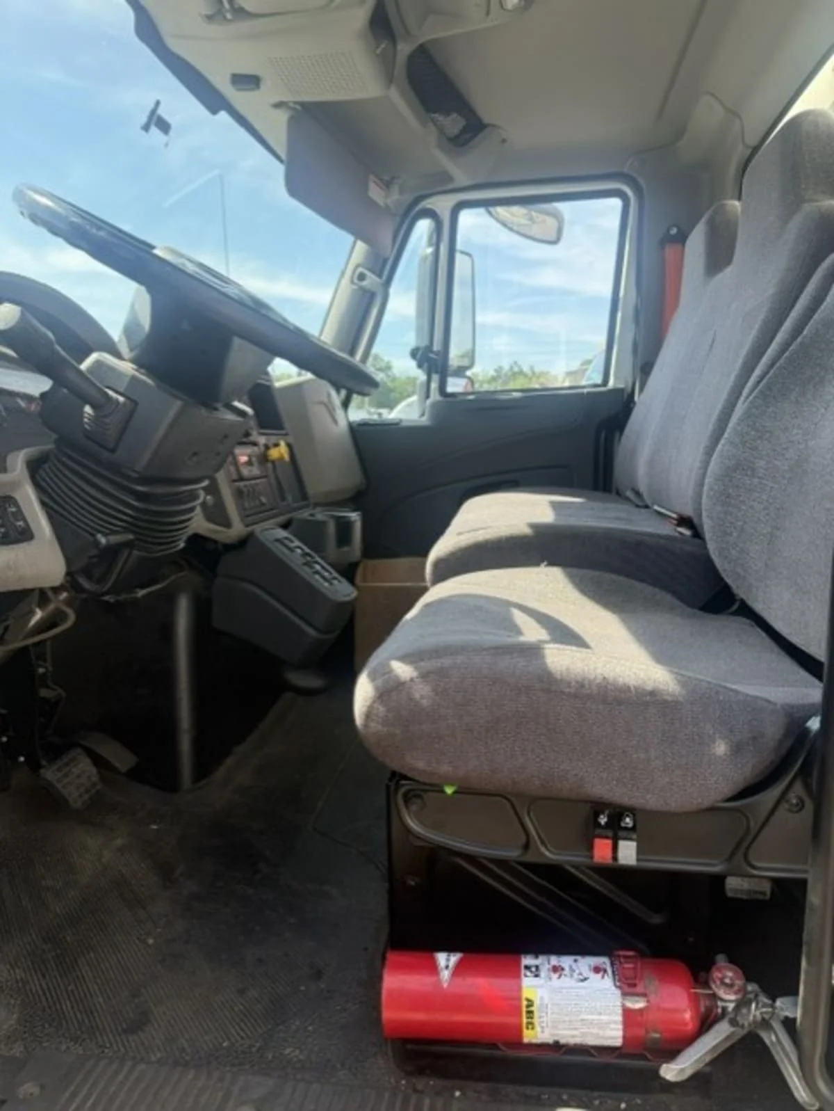 2019 International 4300 in North Little Rock, AR — photo 7