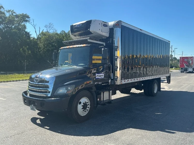 2019 Hino 268 in Mobile, AL — photo 3