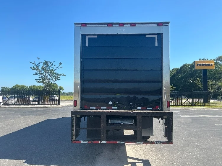 2019 Hino 268 in Mobile, AL — photo 7