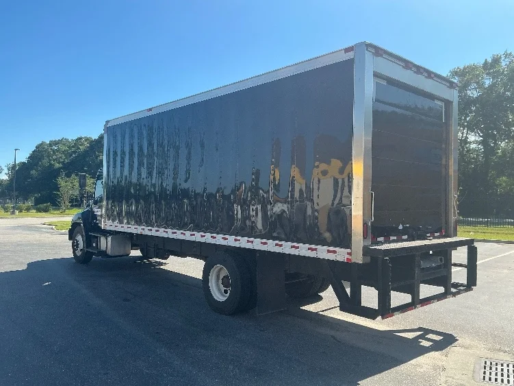 2019 Hino 268 in Mobile, AL — photo 6