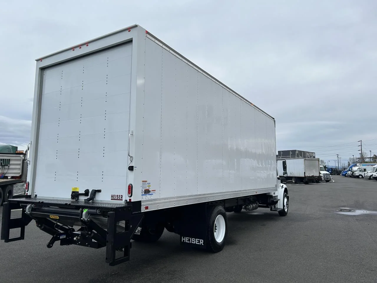 2025 Freightliner M2 106 in Pacific, WA — photo 4