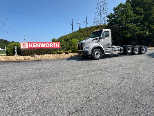 2027 Kenworth T880 in Mableton, GA — photo 2