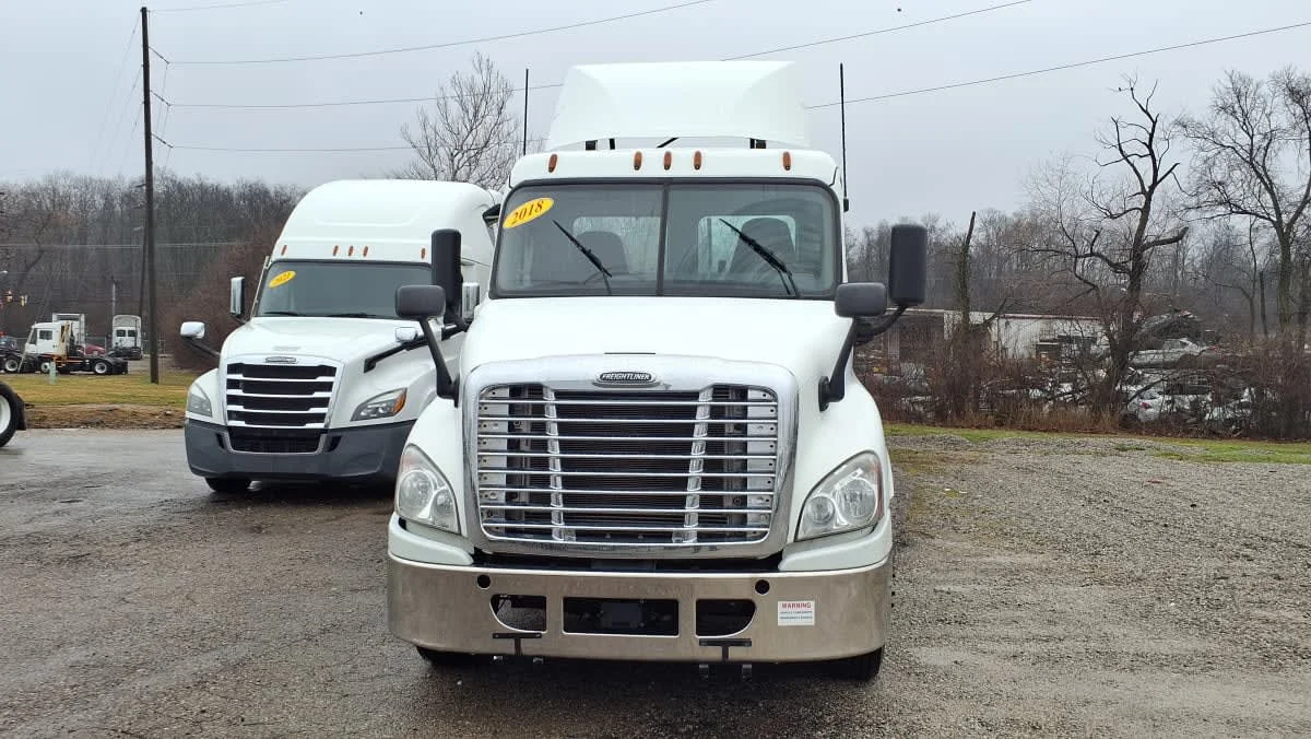 2018 Freightliner Cascadia in West Chester, OH — photo 2