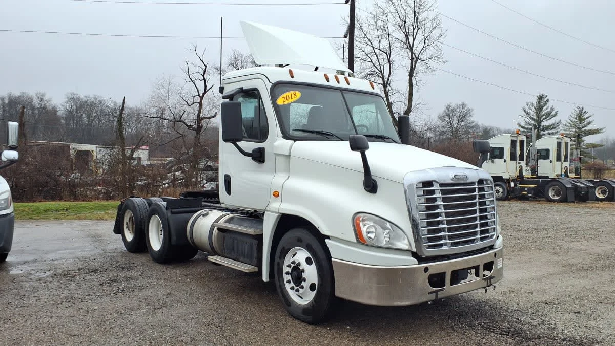 2018 Freightliner Cascadia in West Chester, OH — photo 3