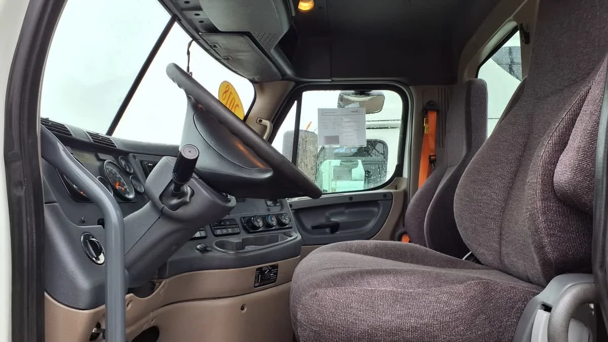 2018 Freightliner Cascadia in West Chester, OH — photo 7