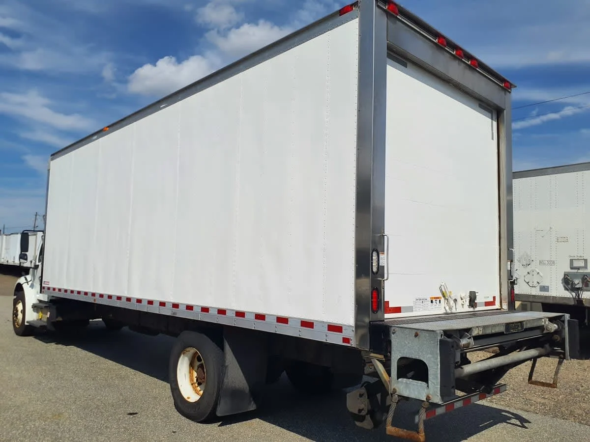 2016 Freightliner M2 106 - image 6