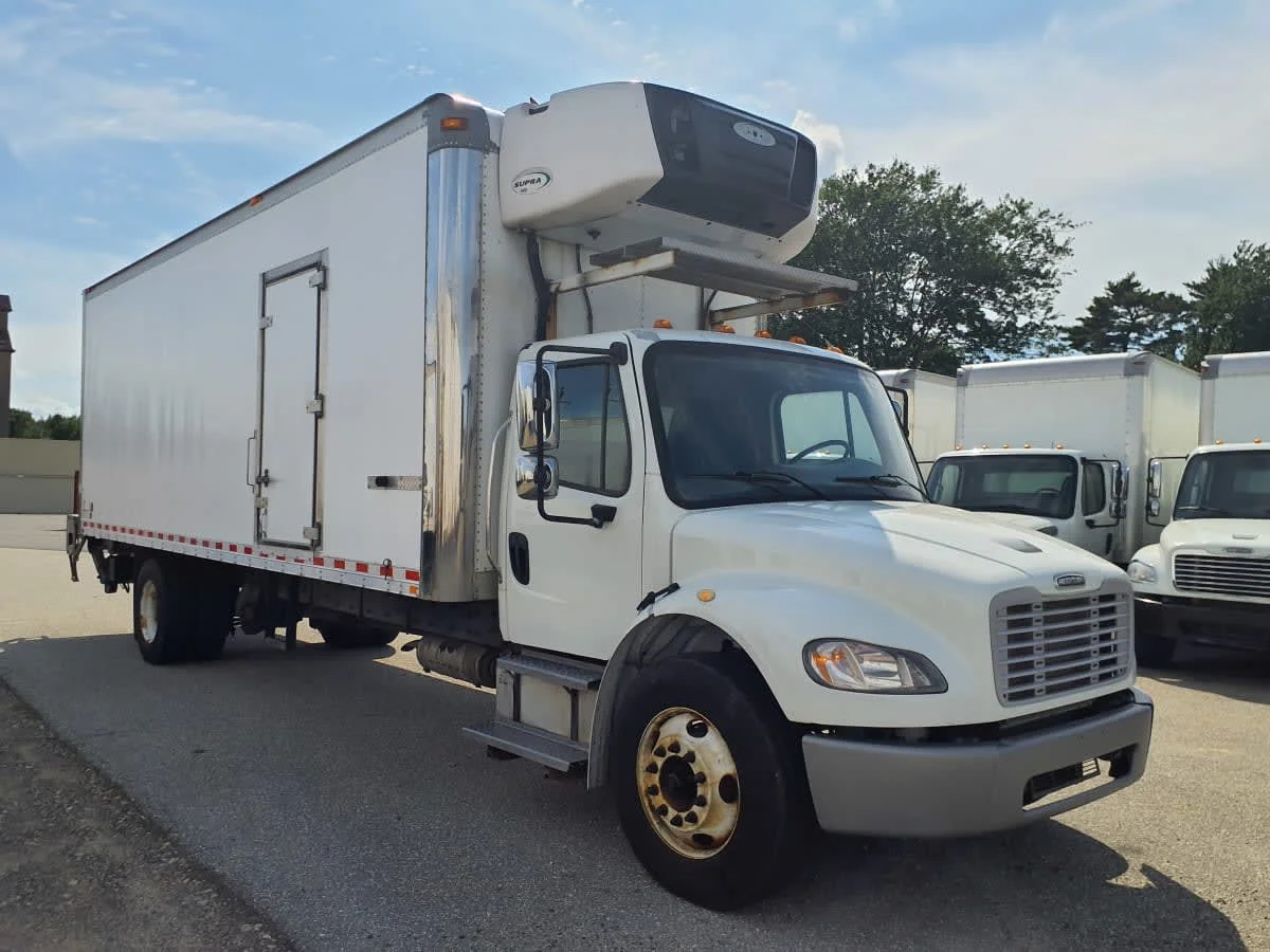 2016 Freightliner M2 106 in Springfield, MA — photo 3