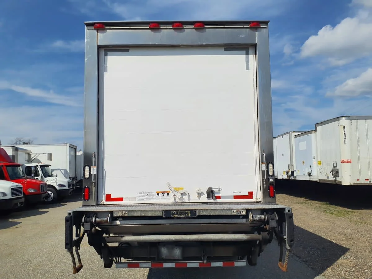 2016 Freightliner M2 106 in Springfield, MA — photo 5