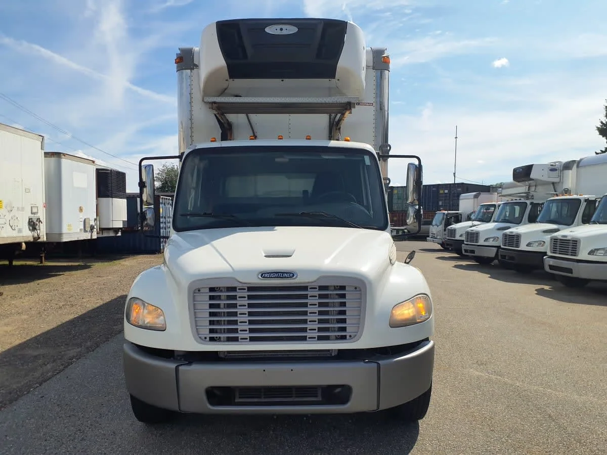 2016 Freightliner M2 106 in Springfield, MA — photo 2