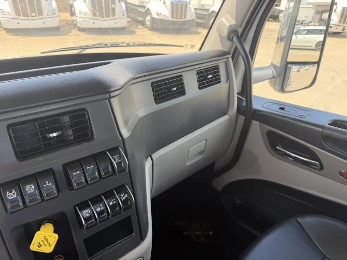 2024 Peterbilt 567 — photo 29