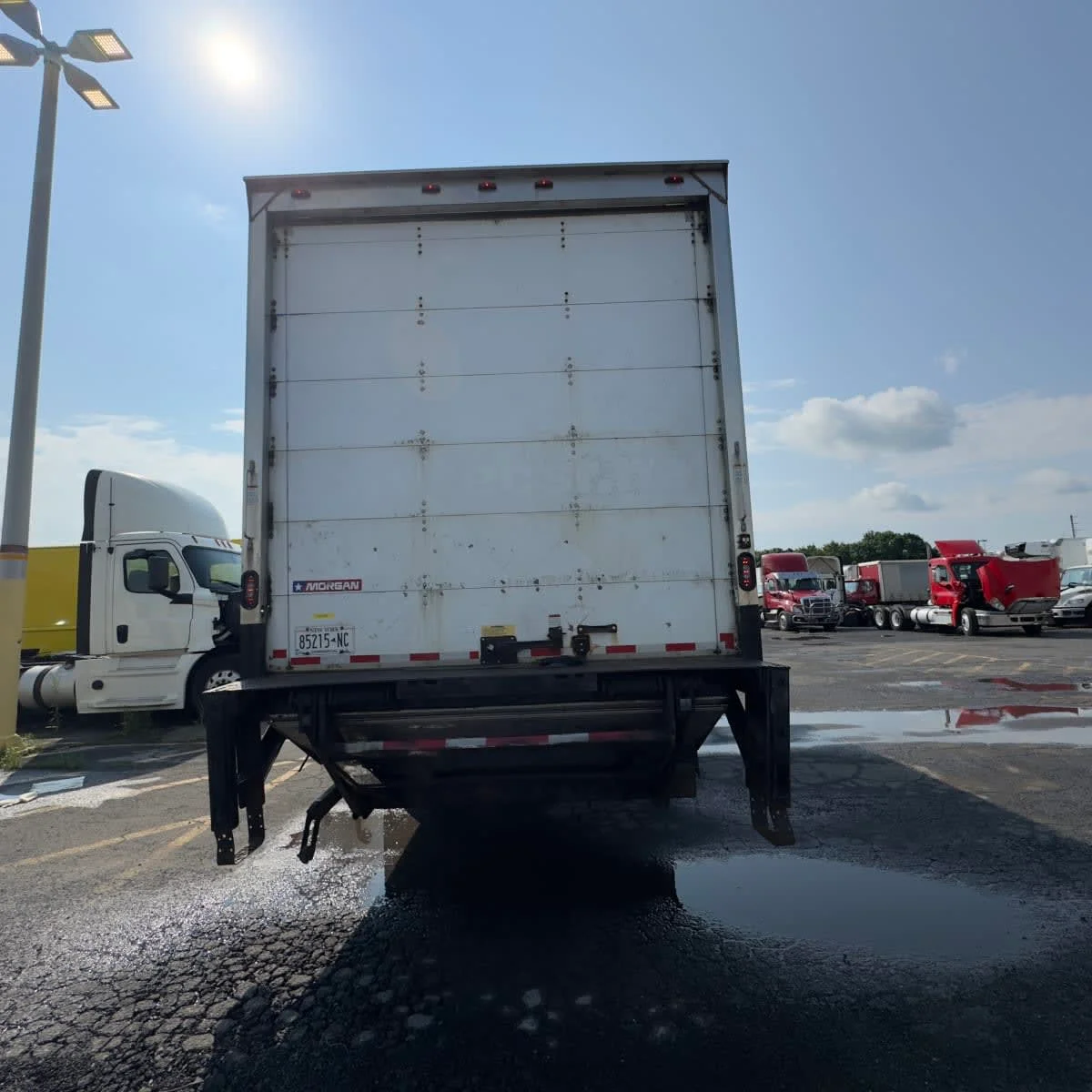 2018 International 4300 - image 5